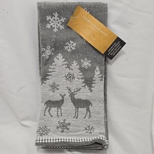 NWT Cupcakes and Cashmere Home Christmas Set Of 2 Kitchen Towel OekoTex Reindeer